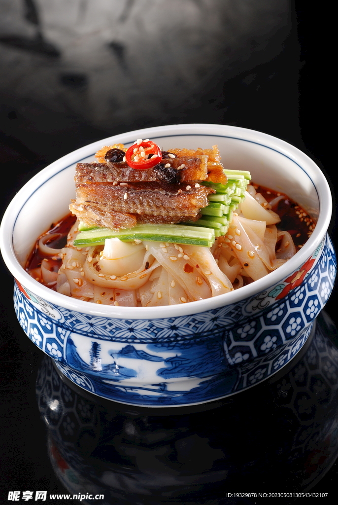 鯪魚撈魔芋涼皮