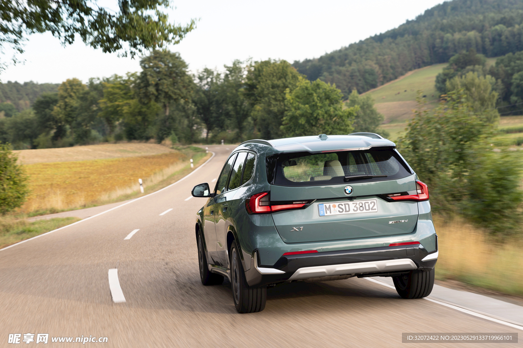 全新BMW X1尾部上路美圖