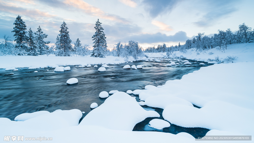 雪景 河水 清新背景