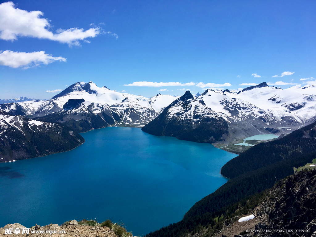 高山湖泊