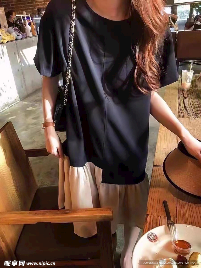 假日美食的女孩