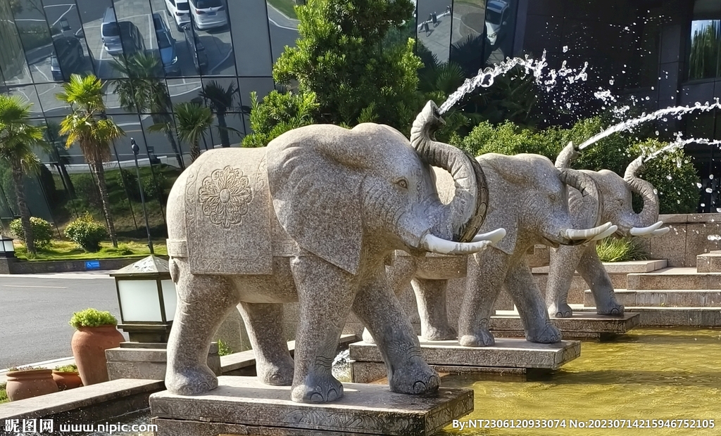 喷水石雕大象