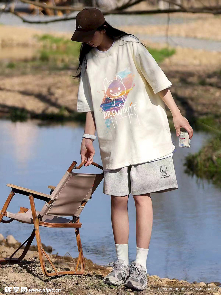 休閑的女孩