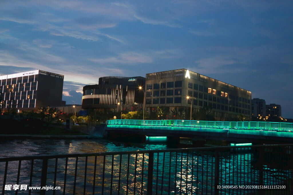 滴水湖夜景