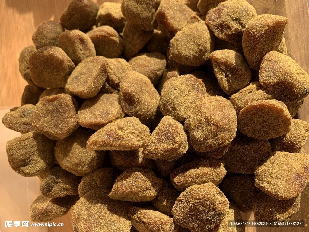 酸找梅