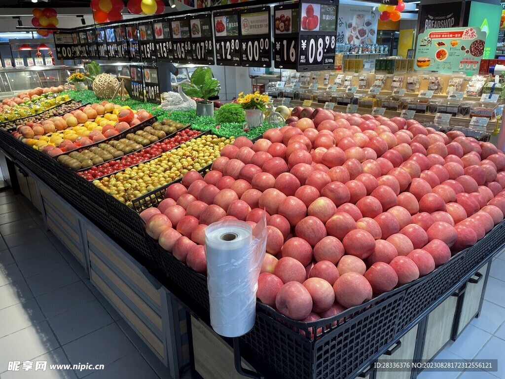 超市水果堆头