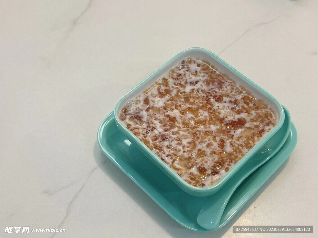 牛奶桃膠