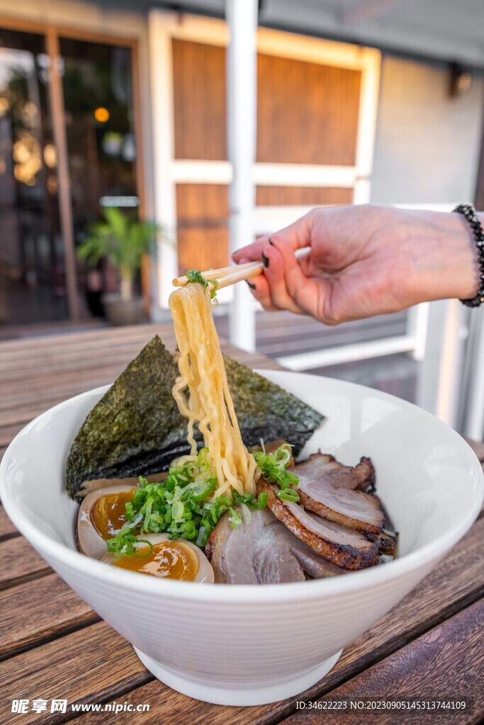 雞蛋牛肉面