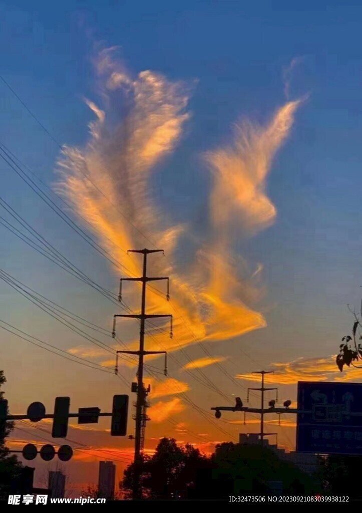 夕陽圖片  大鵬展翅  紅霞 