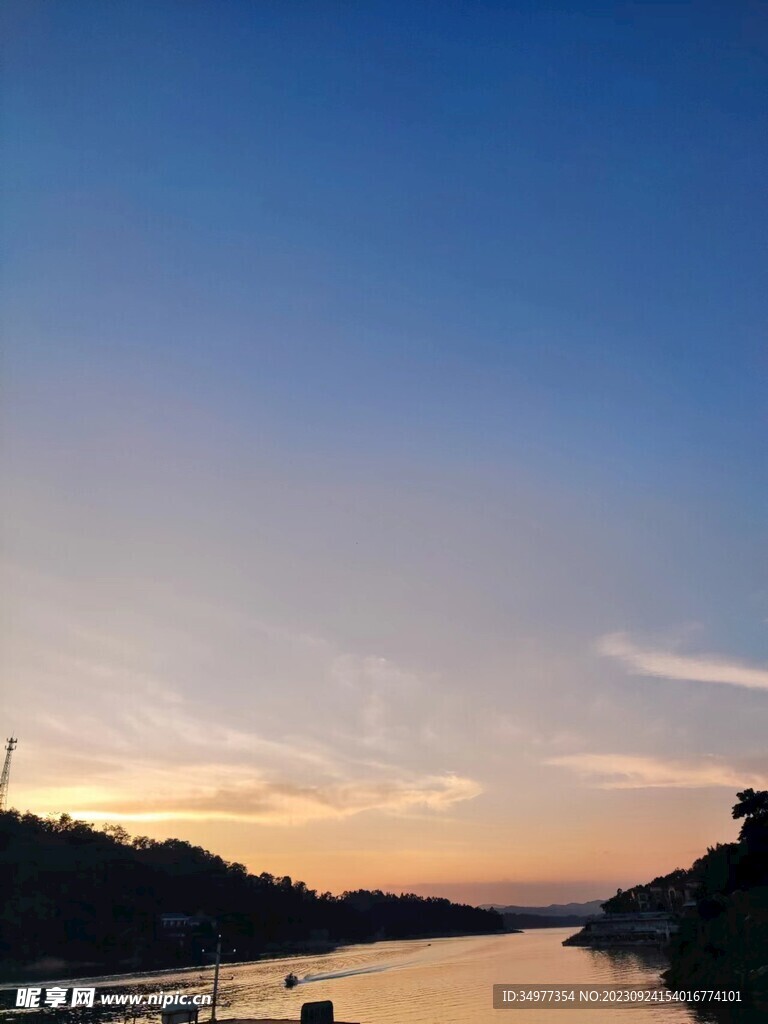 夕陽東江