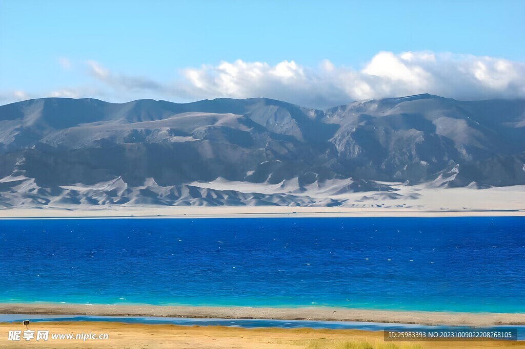 海浪拍岸