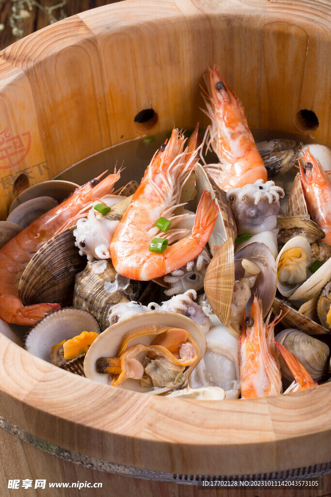 海鲜蛤蜊木桶