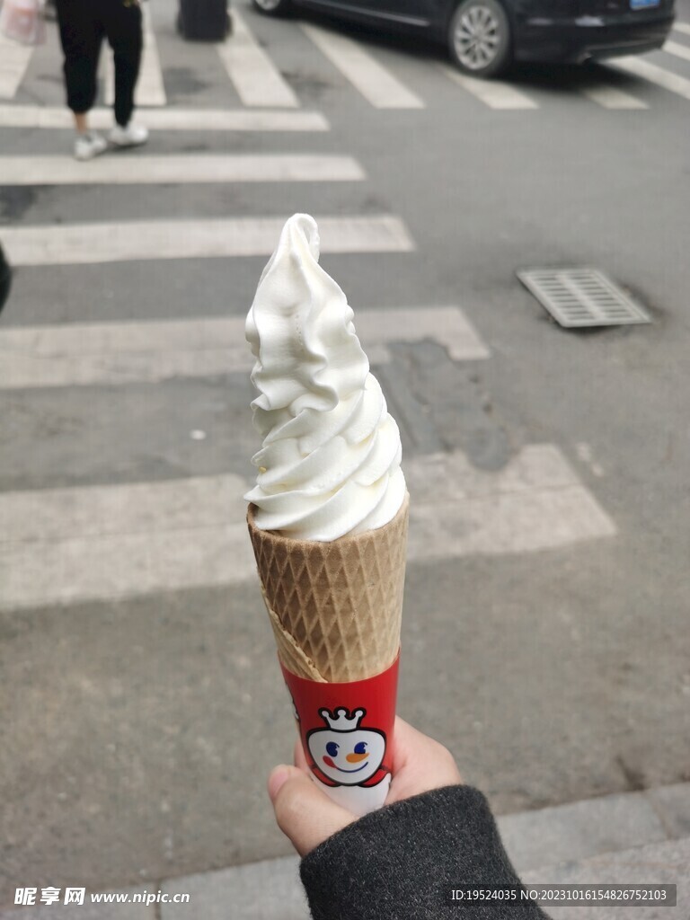 蜜雪冰淇淋