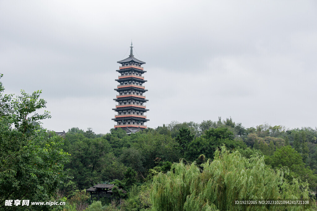 園林塔遠景