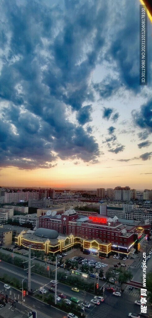 城市夜景 燈光 藍天 白云