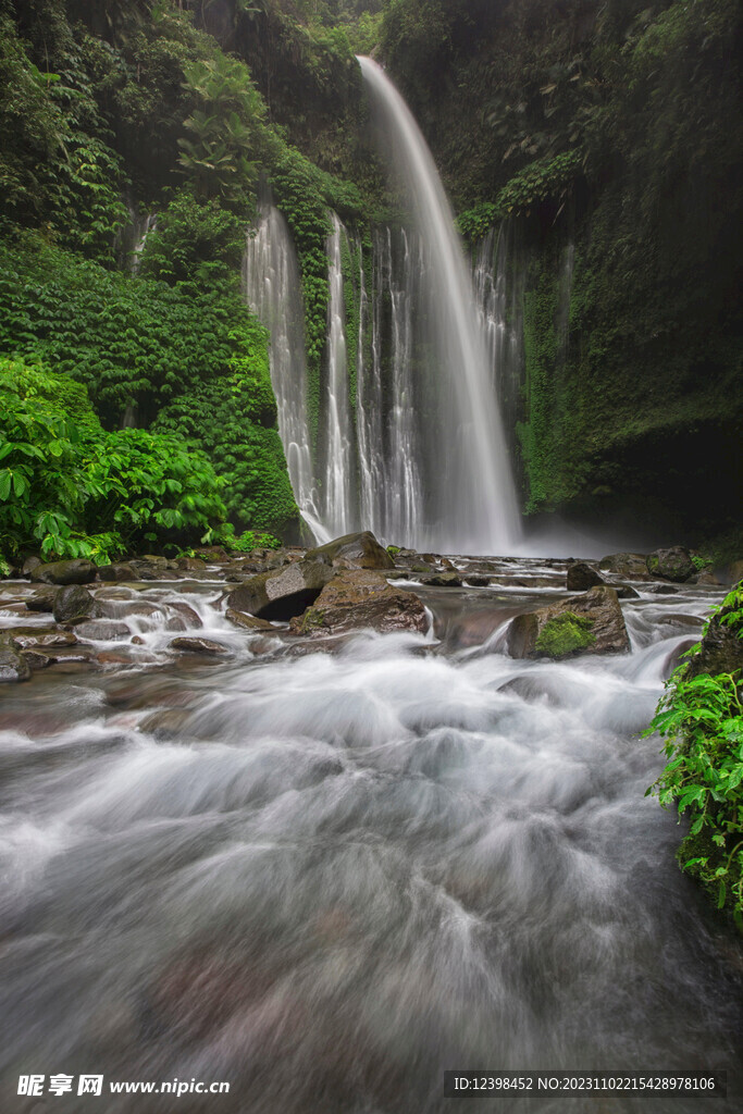 瀑布美景