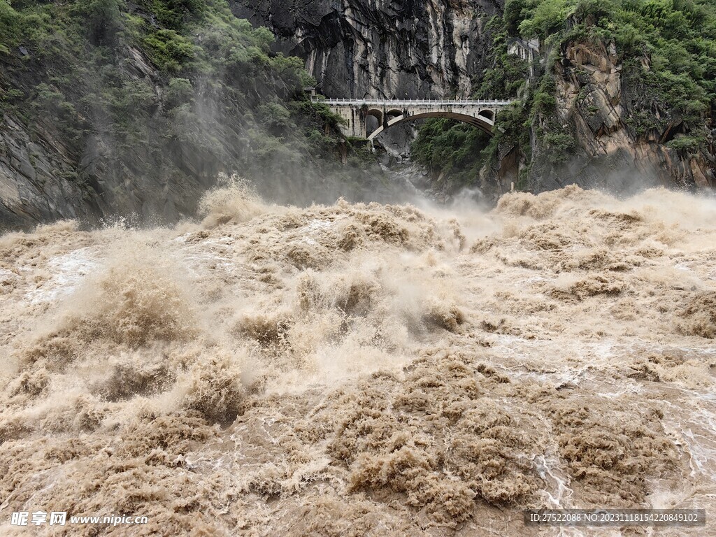 虎跳峡