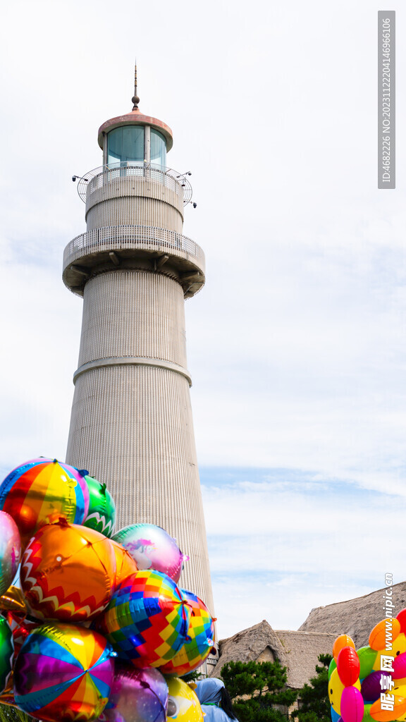 山东威海悦海公园灯塔气球