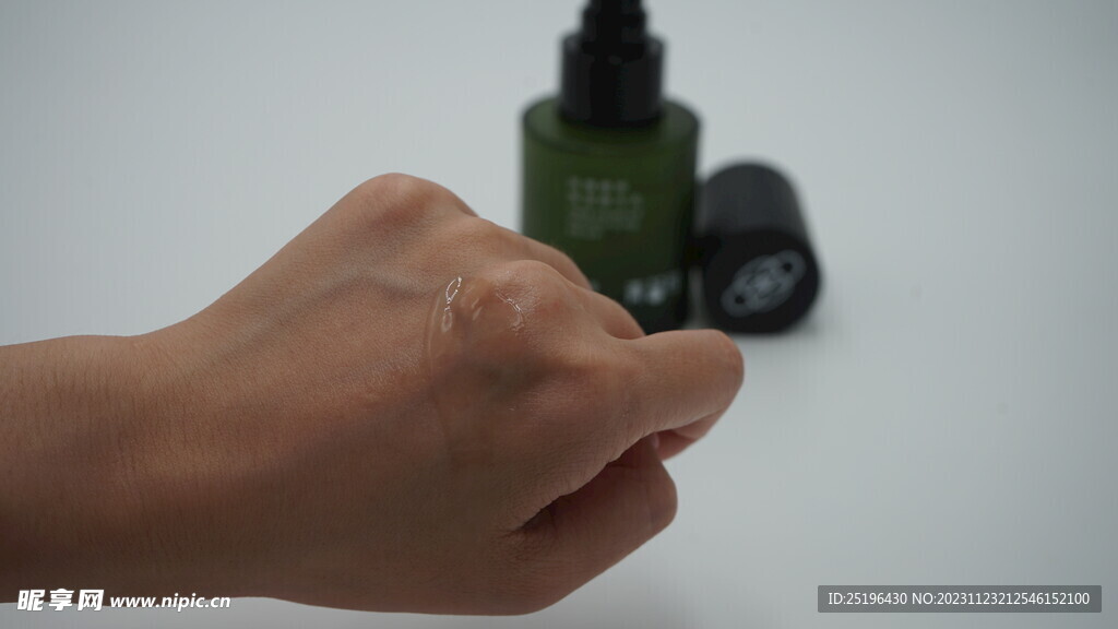 護膚品擺拍 精華水
