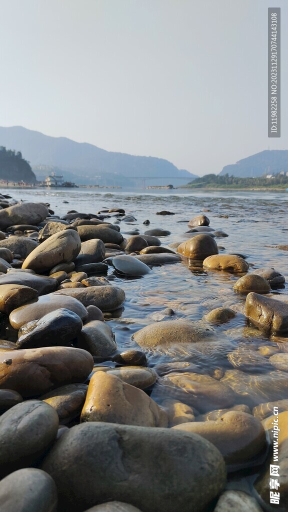 江水鹅卵石