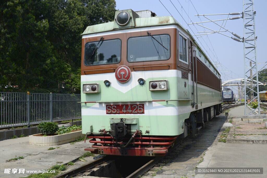 在廈門折返段整備的電力機(jī)車