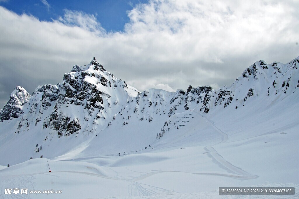 雪山之巔