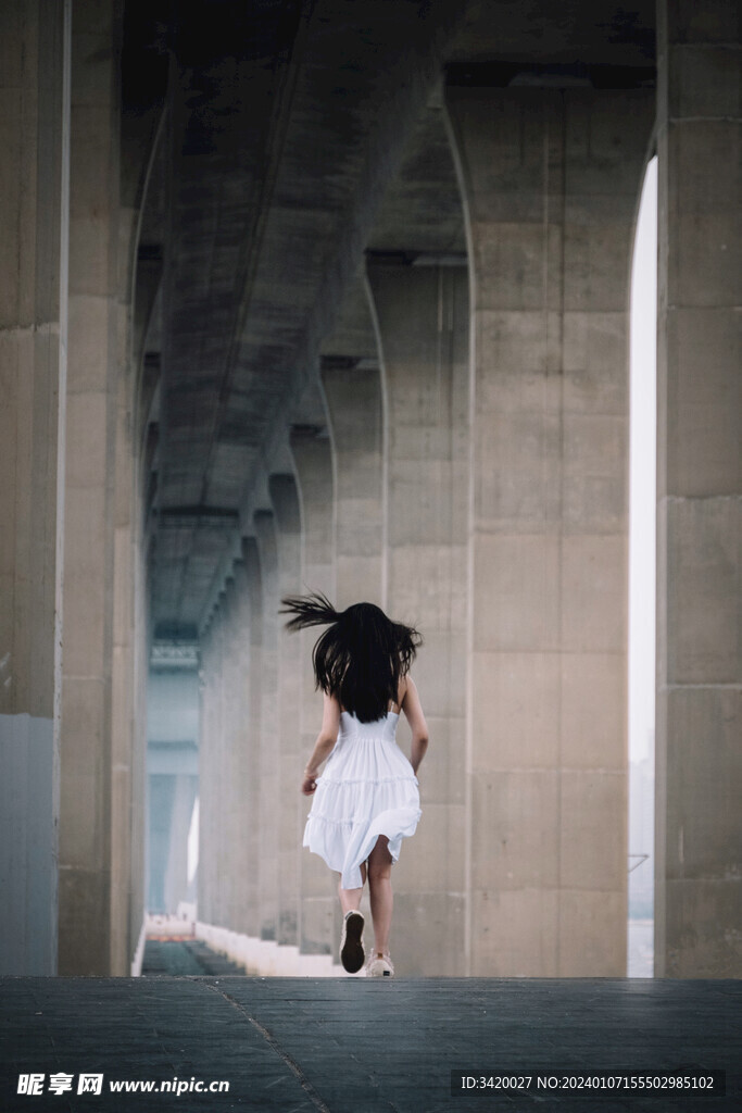 奔跑