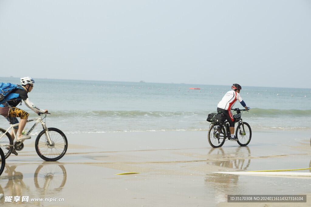 海滩骑行