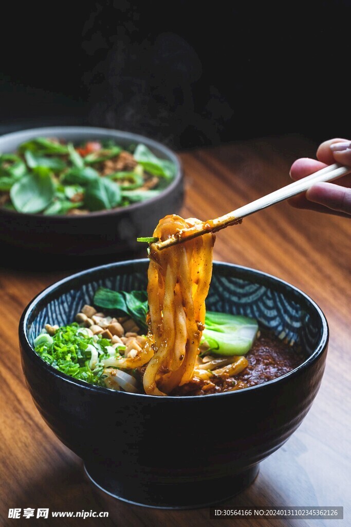 醬汁面條美食