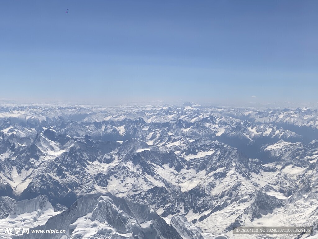 香格里拉雪山