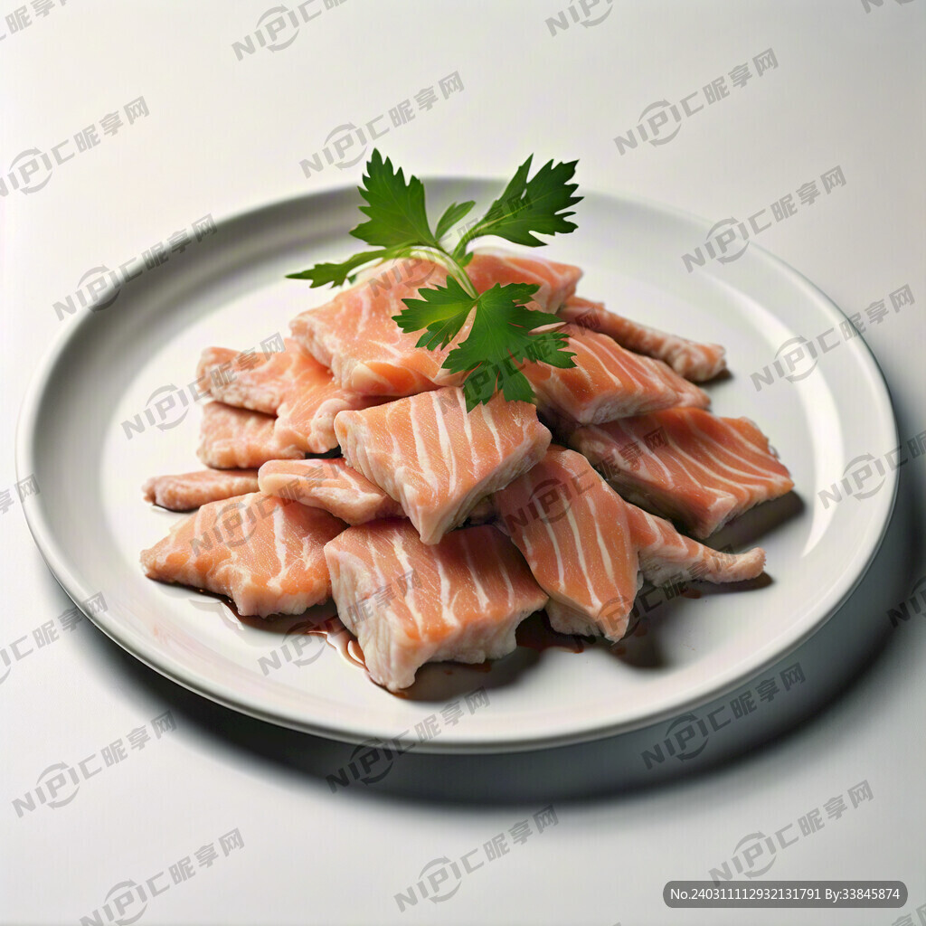 一個(gè)白色的盤(pán)子裝片片魚(yú)肉