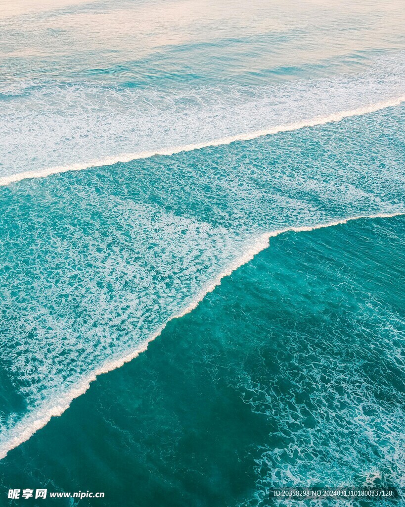 海灘浪涌