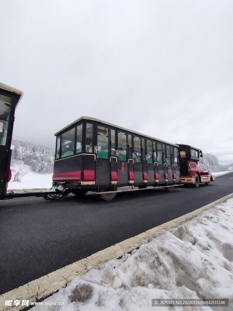 雪中的小火車
