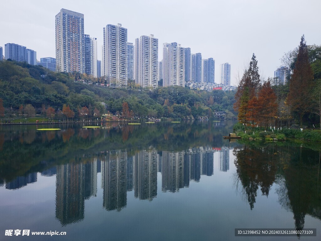 城市公园湖泊