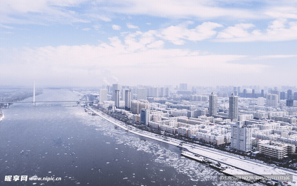 城市雪景