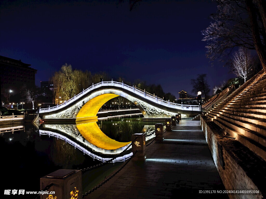 环城公园月亮桥