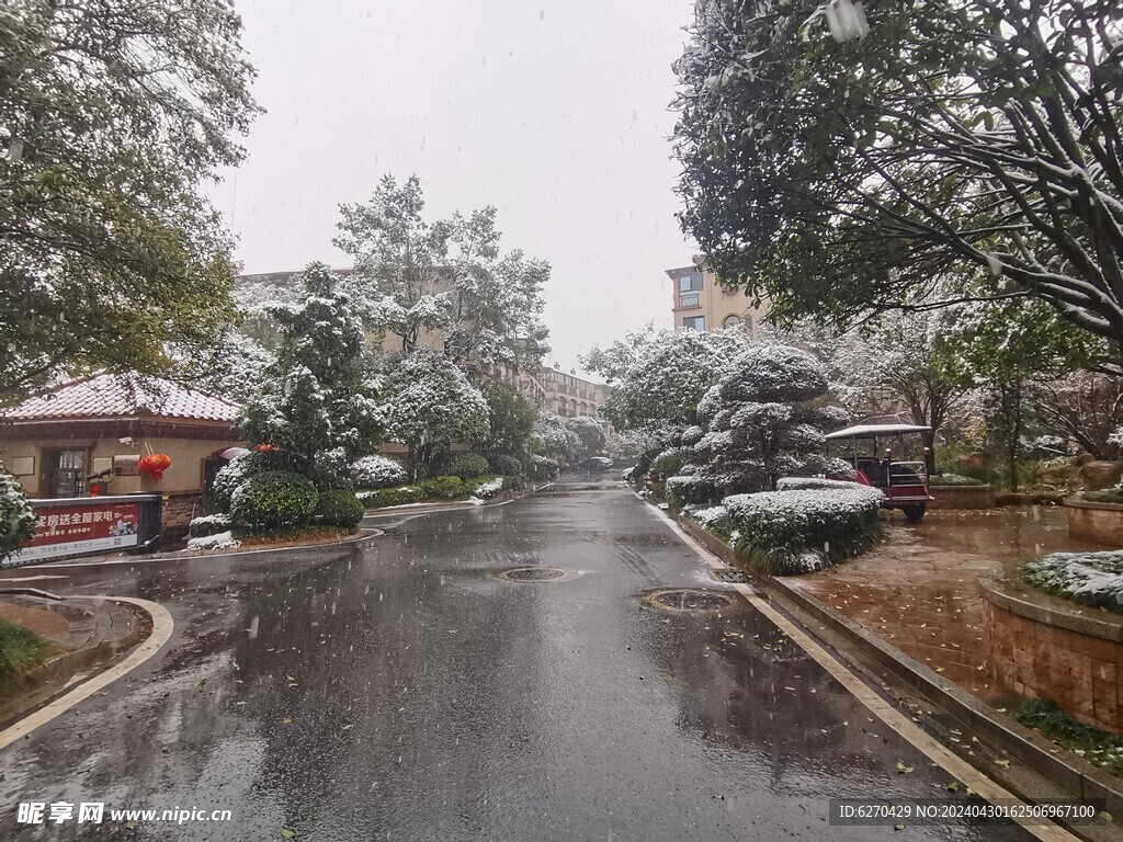 鄉(xiāng)間雪景