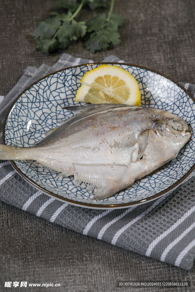 清蒸白鯧魚