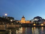 巴黎塞纳河畔夜景