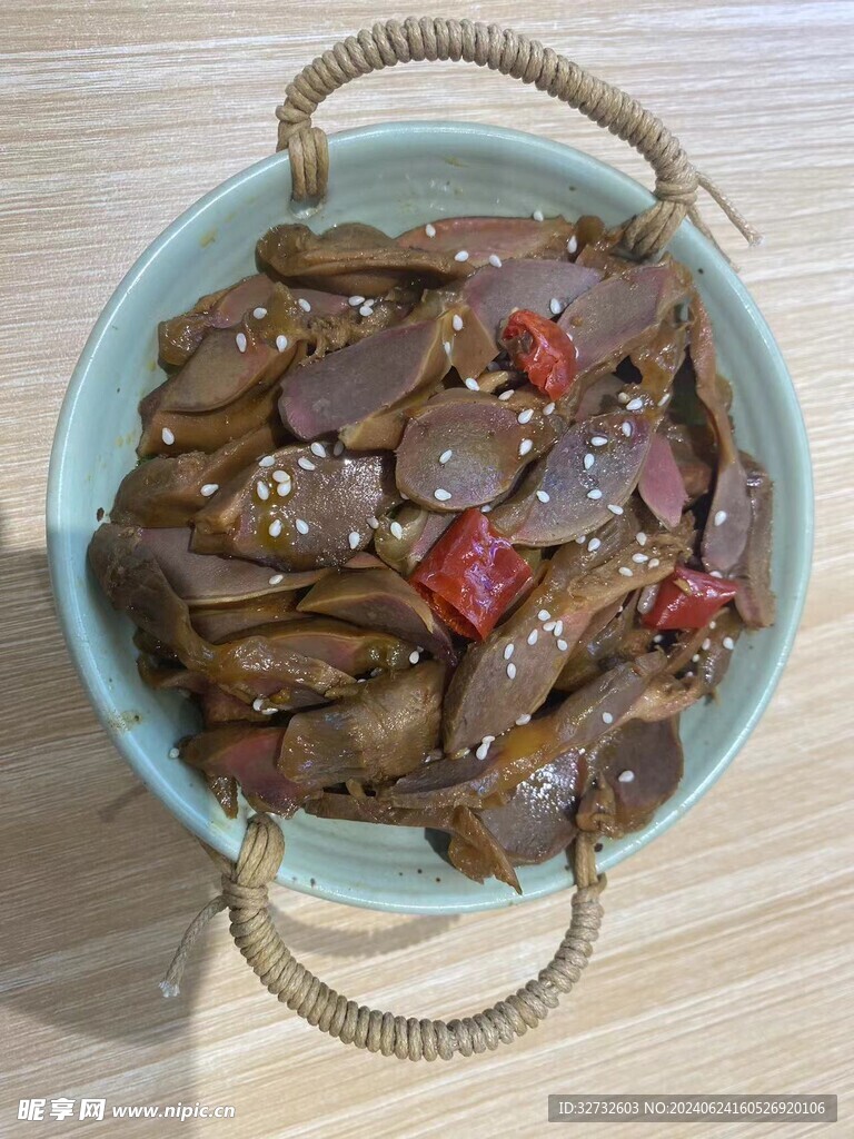 鹵雞胗