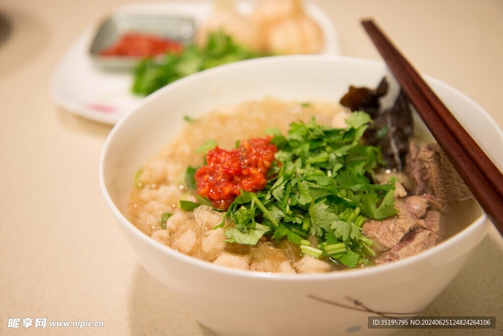羊肉泡饃