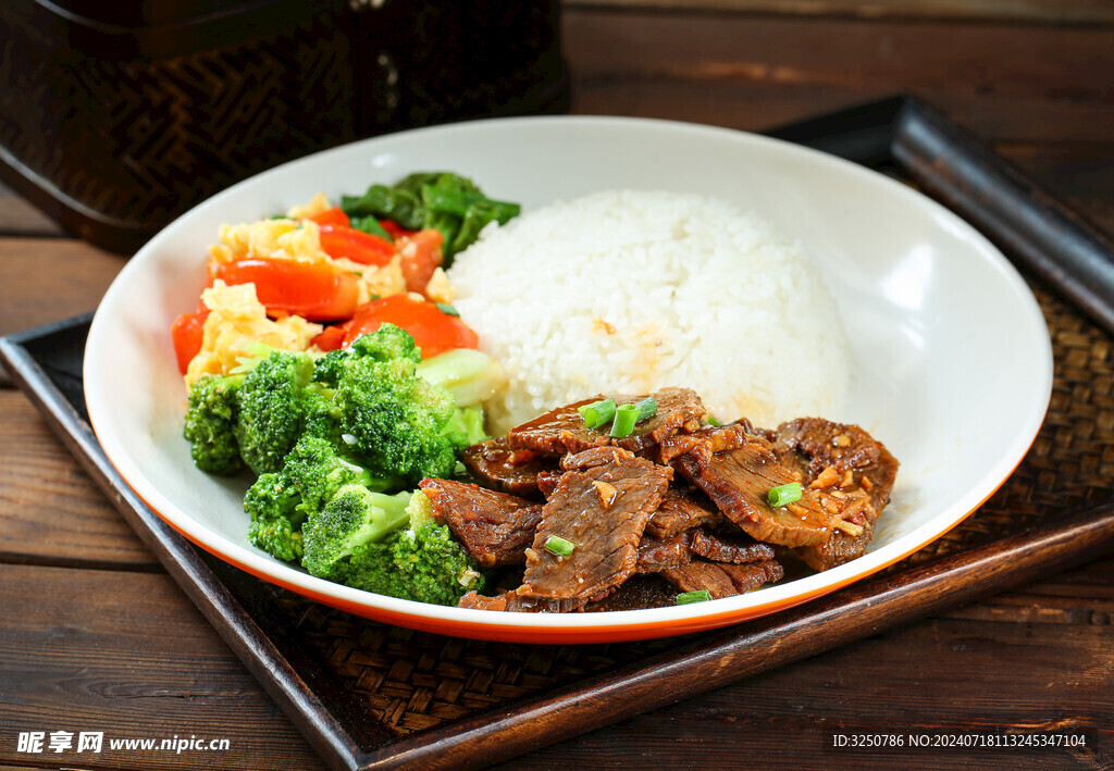 牛肉套餐飯