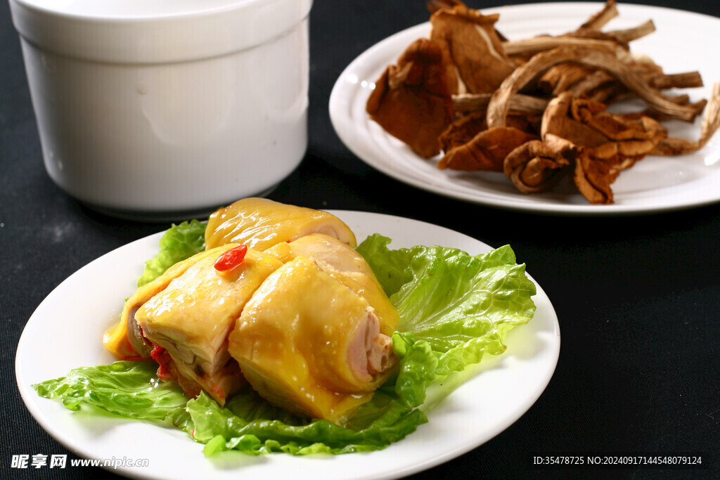 菜菇煨土雞