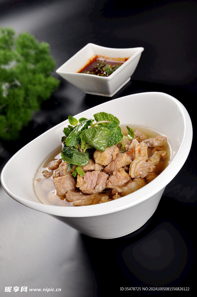  蘸水清湯牛肉