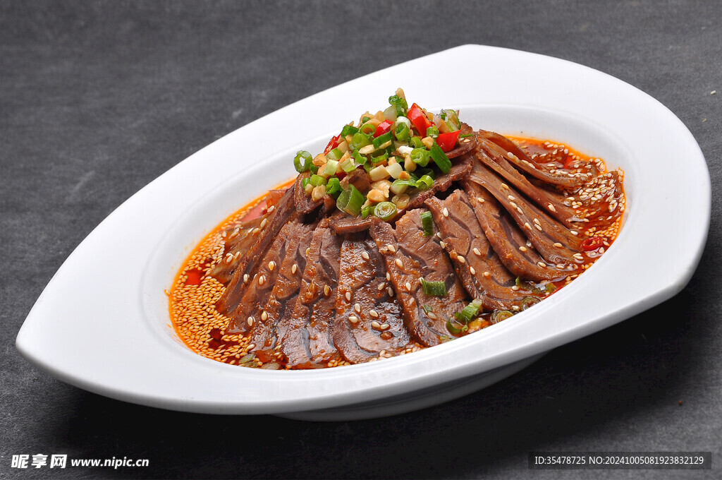  澆汁牛肉