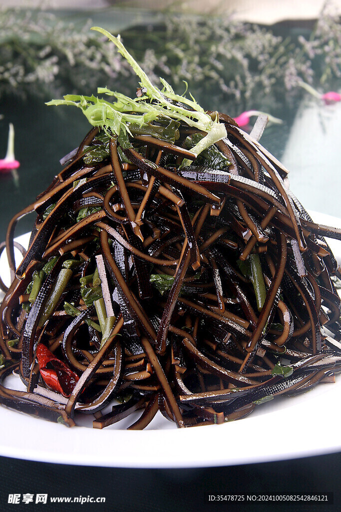 香椿拌牛皮干