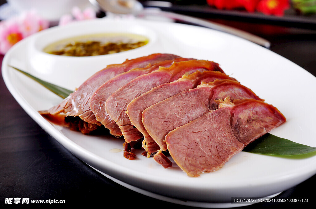 鹵蛋牛肉