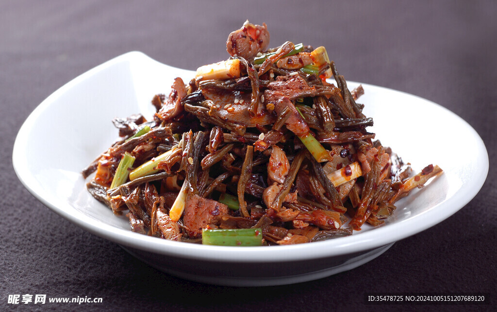  干豇豆拌雞雜