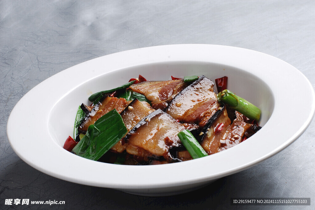 大蒜爆土臘肉