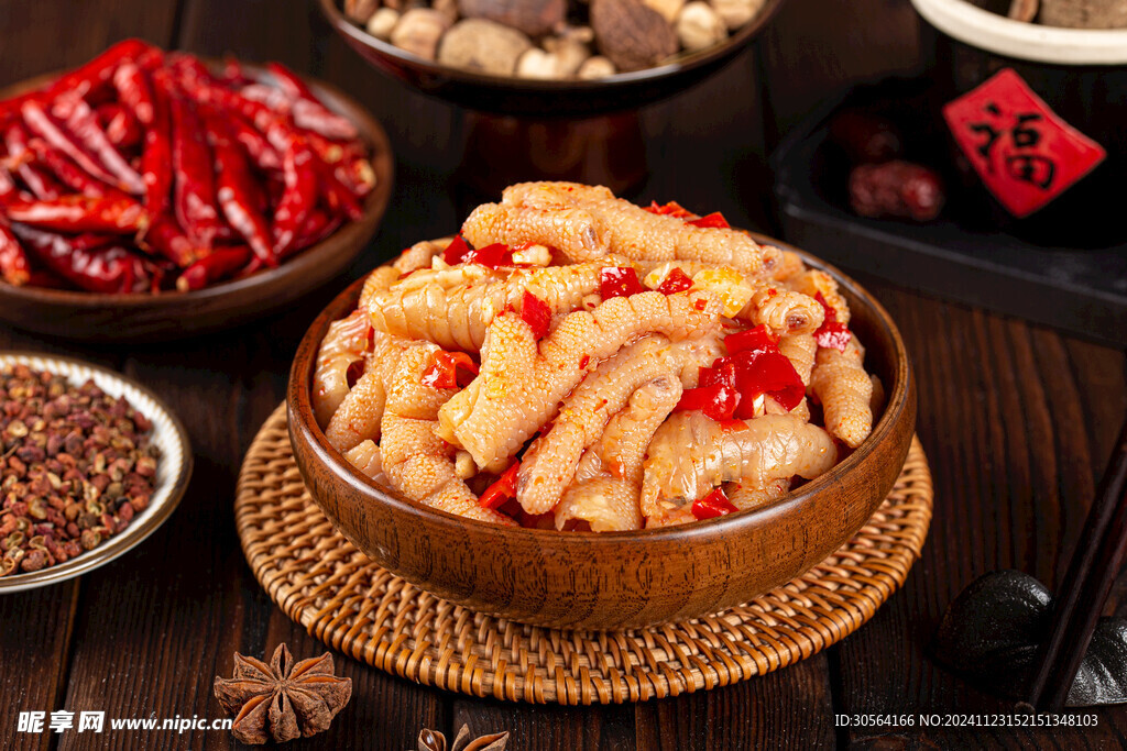 麻辣雞爪美食